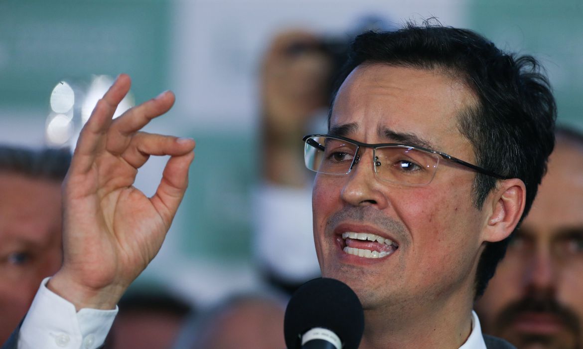Golpe suspende a campanha de Deltan Dallagnol