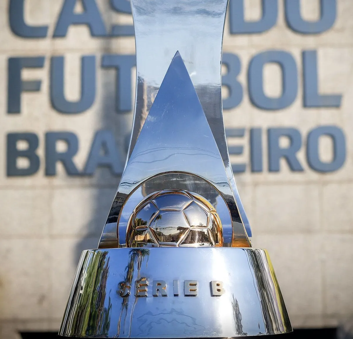 Maringá pega o Santa Cruz-PE de olho na série B