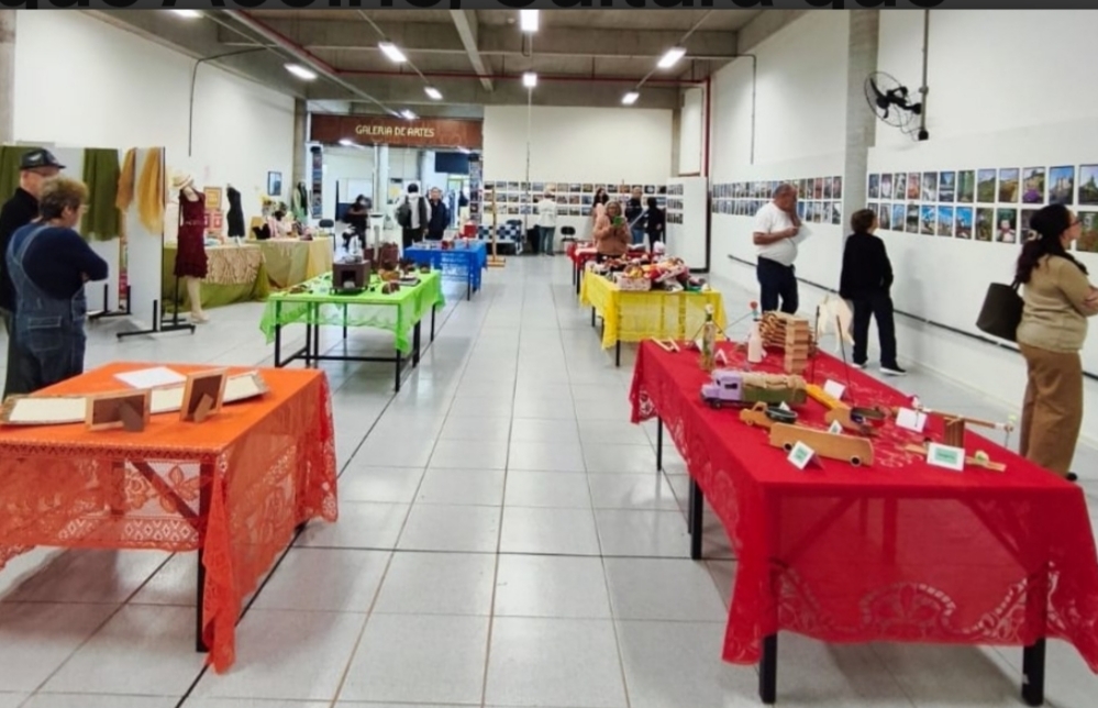 Arte que acolhe na Bublioteca Central da UEM